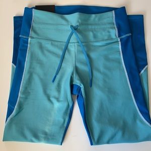 BNWT Under Armour compression high rise ankle legging